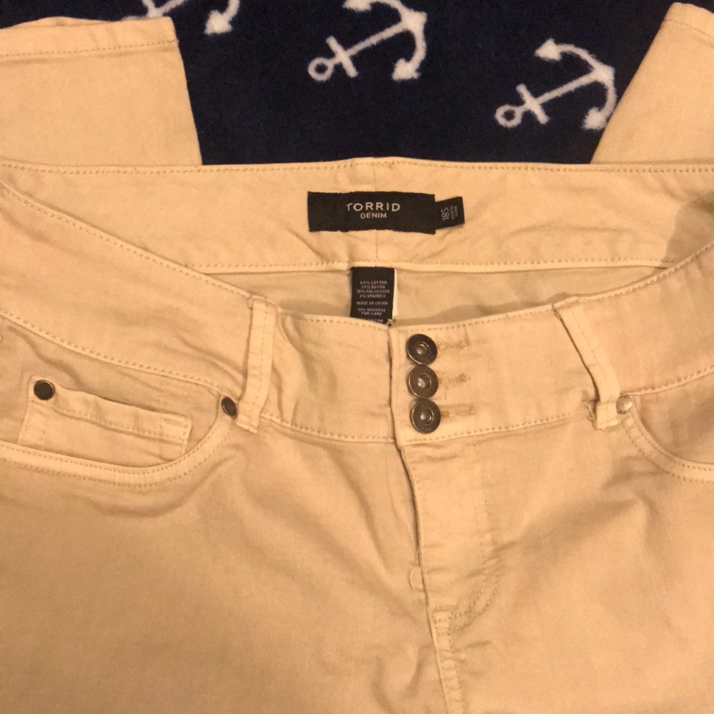 Torrid 18s jeggings beige